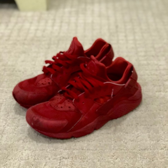 red huaraches women's size 10